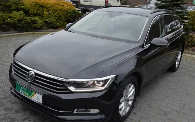 samochody osobowe Volkswagen Passat cena 56800 przebieg: 262332, rok produkcji 2015 z Mirosławiec